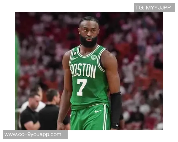 杰伦布朗本赛季再创佳绩30分表现并列联盟第二仅次于SGA